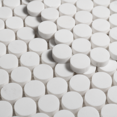 Moneta 1" Bianco Dolomite Marble Honed Mosaic Tile