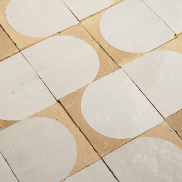 Baroque Arch 4x4 Pearl White Zellige Tile